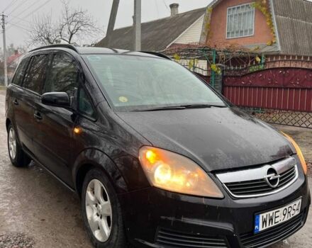 Черный Опель Зафира, объемом двигателя 1.9 л и пробегом 350 тыс. км за 2299 $, фото 4 на Automoto.ua