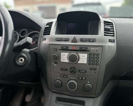 Черный Опель Зафира, объемом двигателя 1.9 л и пробегом 208 тыс. км за 3000 $, фото 9 на Automoto.ua