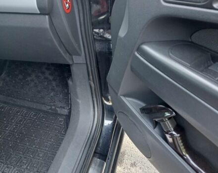 Черный Опель Зафира, объемом двигателя 1.6 л и пробегом 280 тыс. км за 5200 $, фото 6 на Automoto.ua