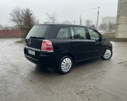 Черный Опель Зафира, объемом двигателя 1.9 л и пробегом 350 тыс. км за 2400 $, фото 4 на Automoto.ua