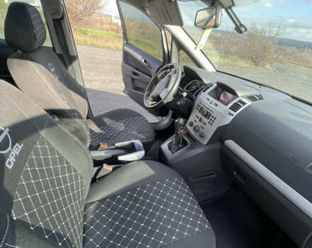 Черный Опель Зафира, объемом двигателя 2.2 л и пробегом 225 тыс. км за 5500 $, фото 10 на Automoto.ua