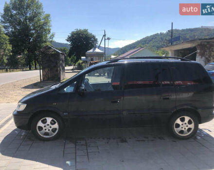 Черный Опель Зафира, объемом двигателя 2.2 л и пробегом 200 тыс. км за 4800 $, фото 2 на Automoto.ua