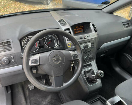 Черный Опель Зафира, объемом двигателя 1.8 л и пробегом 167 тыс. км за 5300 $, фото 18 на Automoto.ua