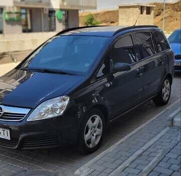 Черный Опель Зафира, объемом двигателя 2.2 л и пробегом 255 тыс. км за 5400 $, фото 2 на Automoto.ua