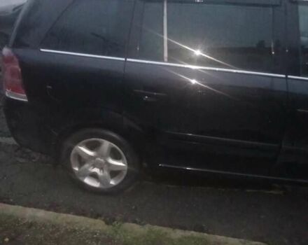 Черный Опель Зафира, объемом двигателя 1.9 л и пробегом 216 тыс. км за 7300 $, фото 6 на Automoto.ua