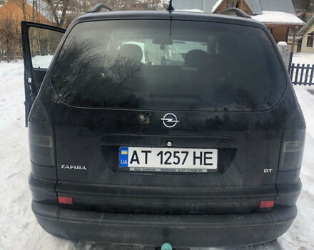 Черный Опель Зафира, объемом двигателя 2.2 л и пробегом 200 тыс. км за 4800 $, фото 3 на Automoto.ua