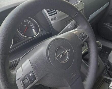 Черный Опель Зафира, объемом двигателя 1.6 л и пробегом 280 тыс. км за 5200 $, фото 4 на Automoto.ua