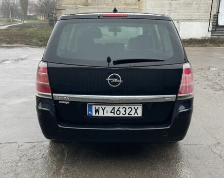 Черный Опель Зафира, объемом двигателя 1.9 л и пробегом 350 тыс. км за 2400 $, фото 5 на Automoto.ua