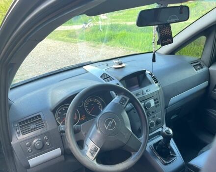 Чорний Опель Зафіра, об'ємом двигуна 1.9 л та пробігом 400 тис. км за 3850 $, фото 4 на Automoto.ua