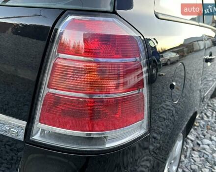 Черный Опель Зафира, объемом двигателя 1.8 л и пробегом 242 тыс. км за 5350 $, фото 20 на Automoto.ua