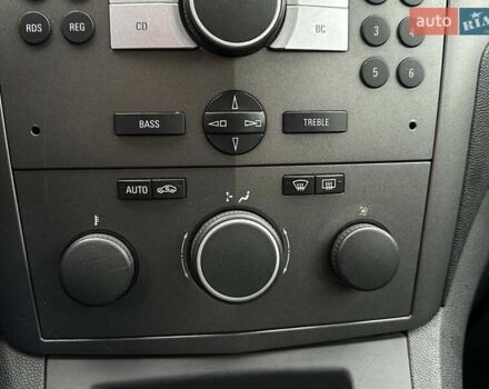 Черный Опель Зафира, объемом двигателя 1.91 л и пробегом 284 тыс. км за 5190 $, фото 16 на Automoto.ua