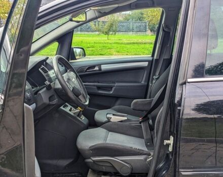 Черный Опель Зафира, объемом двигателя 0 л и пробегом 305 тыс. км за 2700 $, фото 4 на Automoto.ua