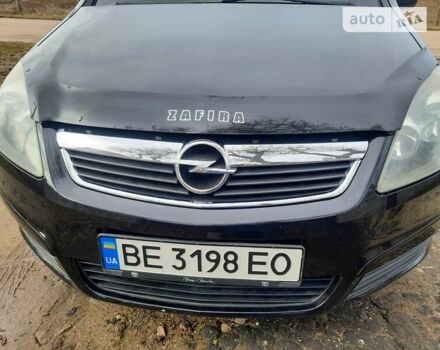 Черный Опель Зафира, объемом двигателя 1.6 л и пробегом 236 тыс. км за 5800 $, фото 4 на Automoto.ua
