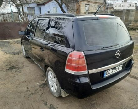 Черный Опель Зафира, объемом двигателя 1.6 л и пробегом 236 тыс. км за 5800 $, фото 2 на Automoto.ua