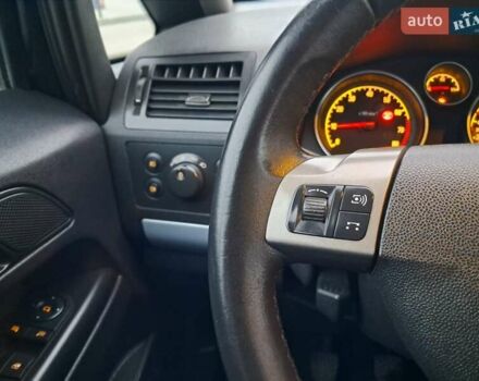 Черный Опель Зафира, объемом двигателя 1.8 л и пробегом 275 тыс. км за 5450 $, фото 68 на Automoto.ua