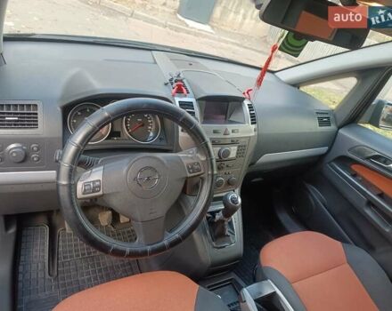 Черный Опель Зафира, объемом двигателя 1.91 л и пробегом 311 тыс. км за 5550 $, фото 4 на Automoto.ua