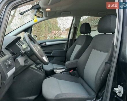 Черный Опель Зафира, объемом двигателя 1.8 л и пробегом 175 тыс. км за 4950 $, фото 10 на Automoto.ua