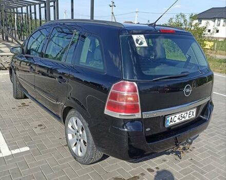 Черный Опель Зафира, объемом двигателя 1.8 л и пробегом 258 тыс. км за 5200 $, фото 5 на Automoto.ua