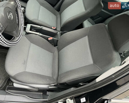 Черный Опель Зафира, объемом двигателя 1.6 л и пробегом 157 тыс. км за 5650 $, фото 10 на Automoto.ua