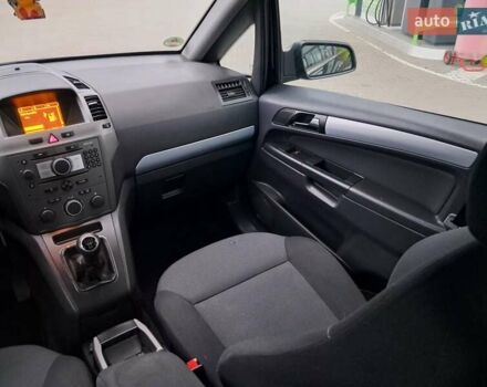 Черный Опель Зафира, объемом двигателя 1.8 л и пробегом 275 тыс. км за 5450 $, фото 61 на Automoto.ua