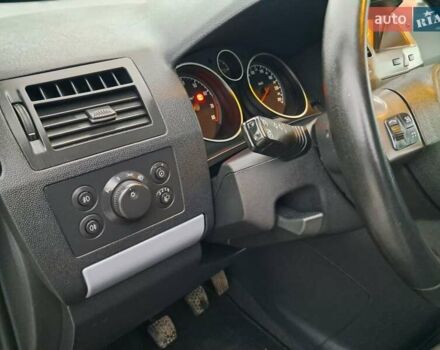 Черный Опель Зафира, объемом двигателя 1.8 л и пробегом 275 тыс. км за 5450 $, фото 58 на Automoto.ua