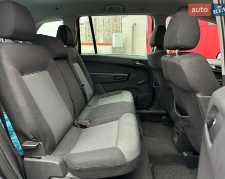 Черный Опель Зафира, объемом двигателя 1.91 л и пробегом 284 тыс. км за 5190 $, фото 10 на Automoto.ua