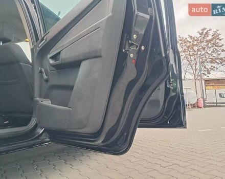 Черный Опель Зафира, объемом двигателя 1.8 л и пробегом 275 тыс. км за 5450 $, фото 41 на Automoto.ua