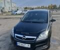 Черный Опель Зафира, объемом двигателя 1.6 л и пробегом 195 тыс. км за 5100 $, фото 1 на Automoto.ua