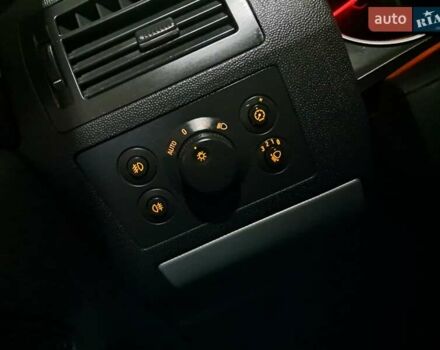 Черный Опель Зафира, объемом двигателя 1.8 л и пробегом 275 тыс. км за 5450 $, фото 75 на Automoto.ua