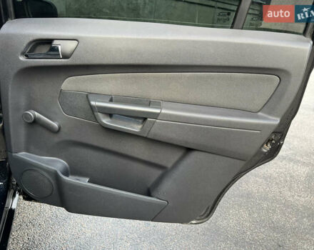 Черный Опель Зафира, объемом двигателя 1.91 л и пробегом 374 тыс. км за 4999 $, фото 17 на Automoto.ua