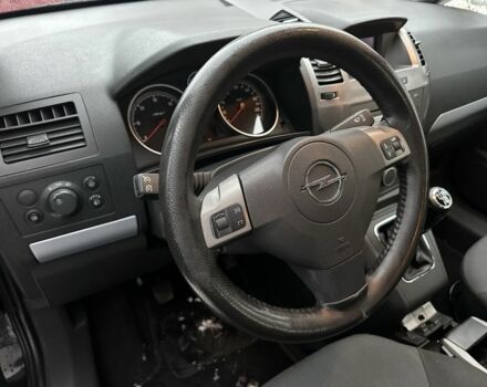 Черный Опель Зафира, объемом двигателя 1.9 л и пробегом 300 тыс. км за 2300 $, фото 11 на Automoto.ua