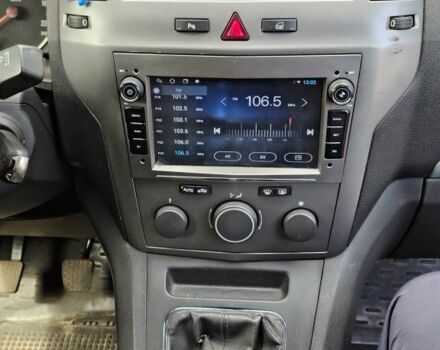 Черный Опель Зафира, объемом двигателя 1.9 л и пробегом 351 тыс. км за 4500 $, фото 9 на Automoto.ua