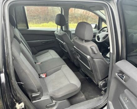 Черный Опель Зафира, объемом двигателя 1.9 л и пробегом 340 тыс. км за 2050 $, фото 4 на Automoto.ua