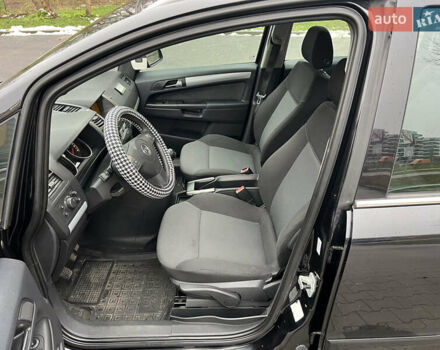 Черный Опель Зафира, объемом двигателя 1.6 л и пробегом 157 тыс. км за 5650 $, фото 9 на Automoto.ua