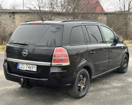 Черный Опель Зафира, объемом двигателя 1.9 л и пробегом 340 тыс. км за 2050 $, фото 3 на Automoto.ua