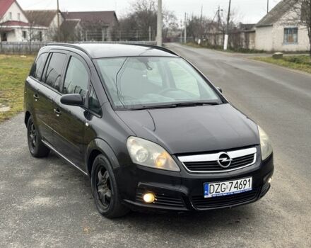 Черный Опель Зафира, объемом двигателя 1.9 л и пробегом 340 тыс. км за 2050 $, фото 1 на Automoto.ua