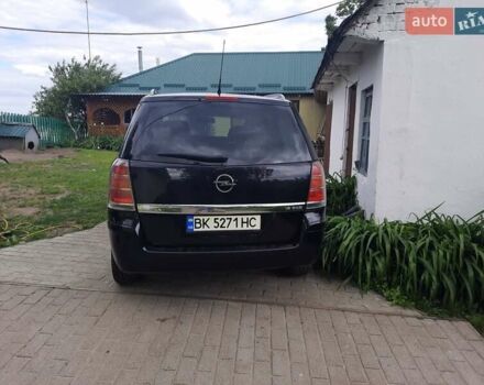Черный Опель Зафира, объемом двигателя 1.6 л и пробегом 250 тыс. км за 4300 $, фото 5 на Automoto.ua