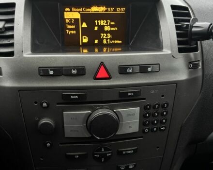 Черный Опель Зафира, объемом двигателя 1.9 л и пробегом 340 тыс. км за 2050 $, фото 7 на Automoto.ua