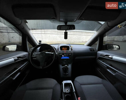 Черный Опель Зафира, объемом двигателя 1.91 л и пробегом 374 тыс. км за 4999 $, фото 8 на Automoto.ua