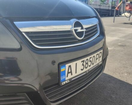 Черный Опель Зафира, объемом двигателя 1.9 л и пробегом 351 тыс. км за 4500 $, фото 6 на Automoto.ua
