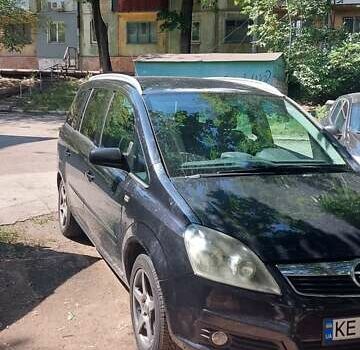 Черный Опель Зафира, объемом двигателя 1.8 л и пробегом 280 тыс. км за 5060 $, фото 4 на Automoto.ua