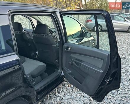 Черный Опель Зафира, объемом двигателя 1.8 л и пробегом 242 тыс. км за 5350 $, фото 62 на Automoto.ua