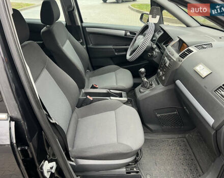 Черный Опель Зафира, объемом двигателя 1.6 л и пробегом 157 тыс. км за 5650 $, фото 20 на Automoto.ua