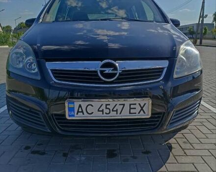 Черный Опель Зафира, объемом двигателя 1.8 л и пробегом 258 тыс. км за 5200 $, фото 1 на Automoto.ua