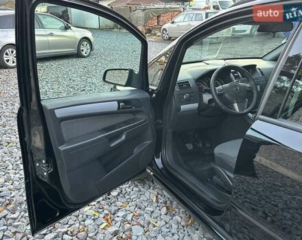 Черный Опель Зафира, объемом двигателя 1.8 л и пробегом 242 тыс. км за 5350 $, фото 29 на Automoto.ua