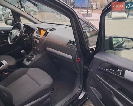 Черный Опель Зафира, объемом двигателя 1.8 л и пробегом 275 тыс. км за 5450 $, фото 53 на Automoto.ua