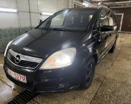 Черный Опель Зафира, объемом двигателя 2 л и пробегом 100 тыс. км за 2950 $, фото 2 на Automoto.ua