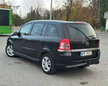 Черный Опель Зафира, объемом двигателя 1.7 л и пробегом 123 тыс. км за 2600 $, фото 2 на Automoto.ua