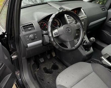 Черный Опель Зафира, объемом двигателя 1.6 л и пробегом 217 тыс. км за 6100 $, фото 12 на Automoto.ua