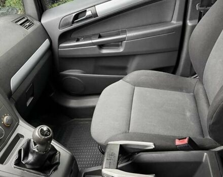 Черный Опель Зафира, объемом двигателя 1.6 л и пробегом 217 тыс. км за 6100 $, фото 13 на Automoto.ua